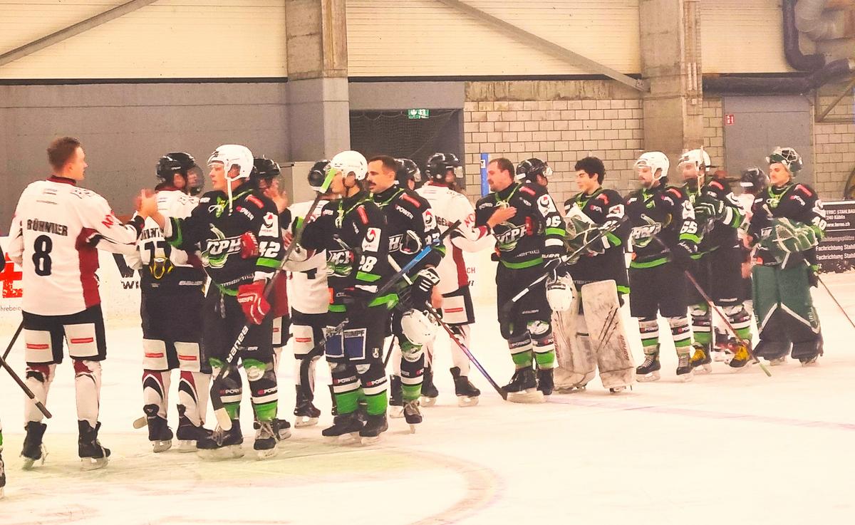 HCPH gewinnt gegen Bäretswil klar mit 12:2 Toren.