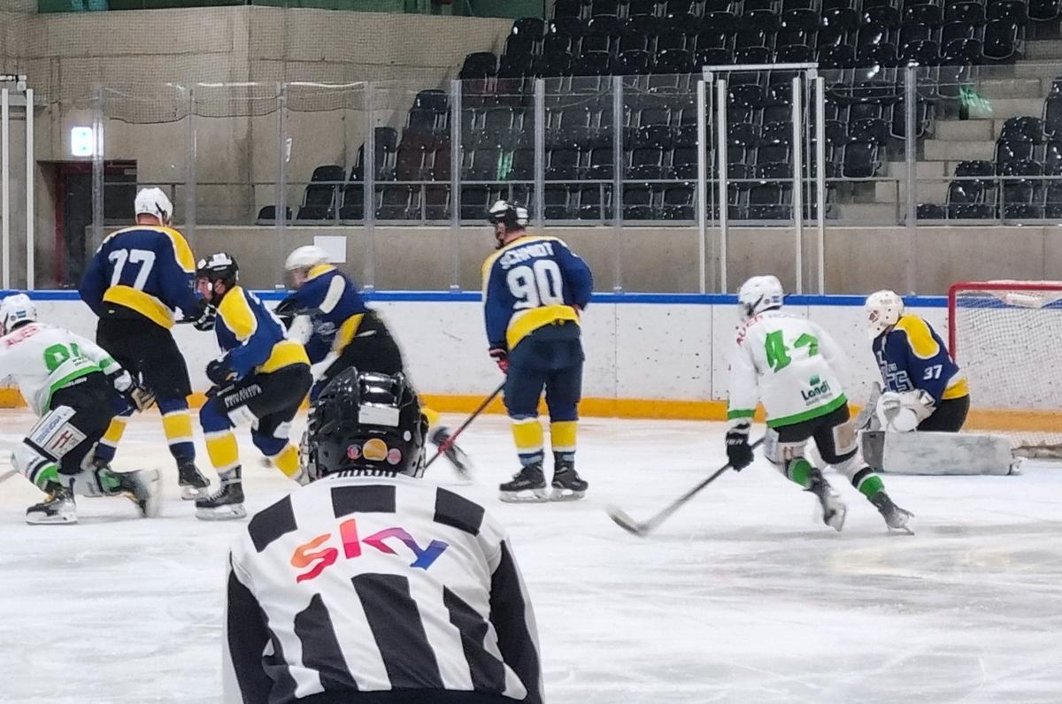HCPH unterliegt in Schaffhausen mit 6:4 Toren.