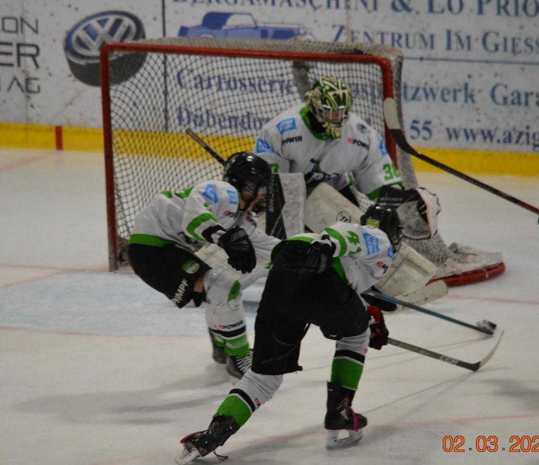 HCPH gewinnt mit 3:4 Toren in Chur.