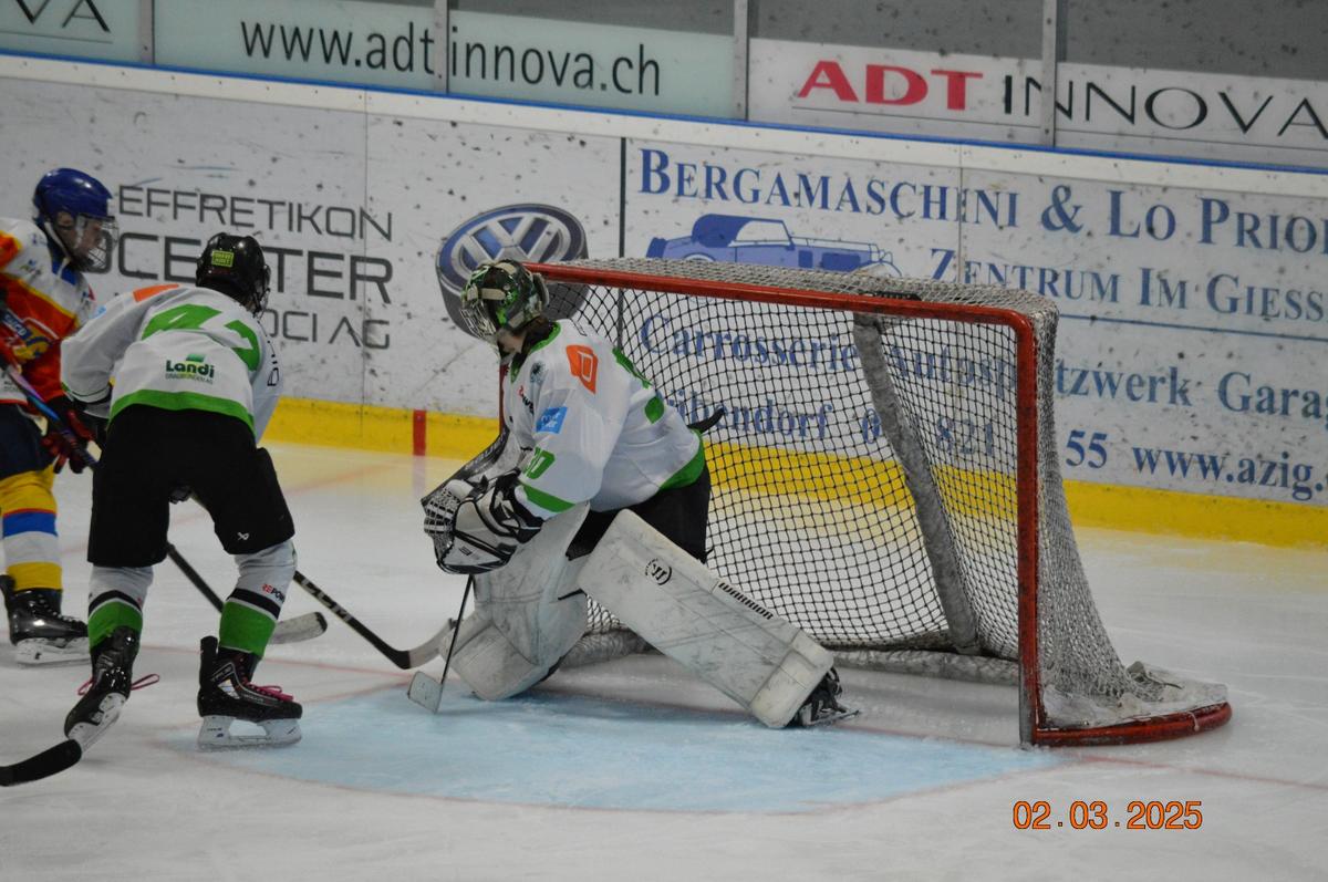 HCPH gewinnt in Dübendorf mit 2:7 und steht in der Ligaqualifikation.