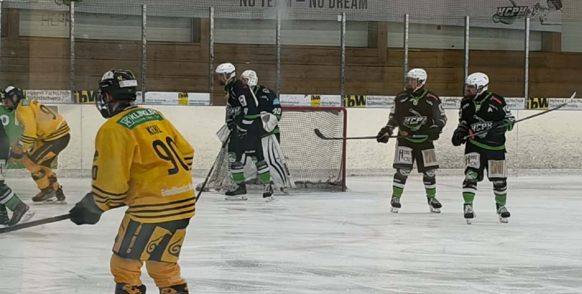 HCPH unterliegt Schaffhausen mit 2:5 Toren.